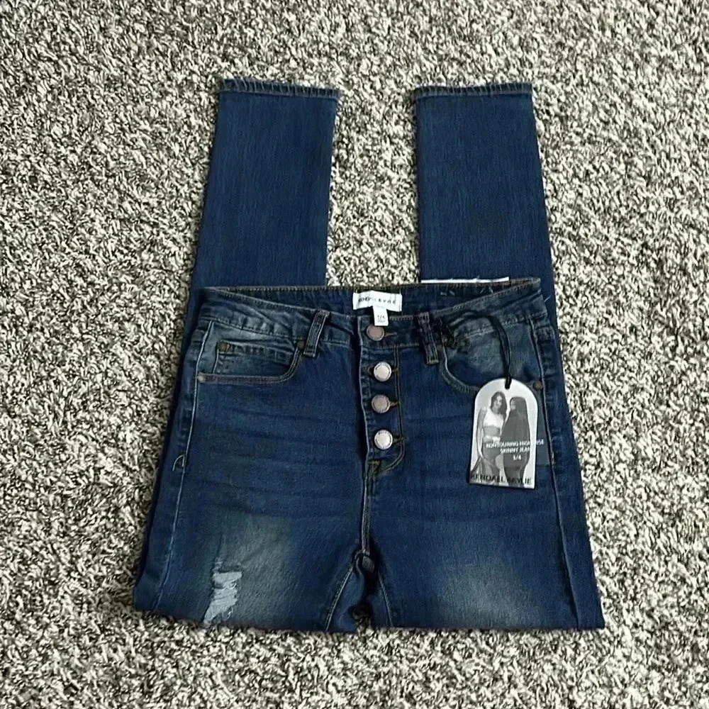 Kendall & Kylie Jeans - Picture 7 of 9